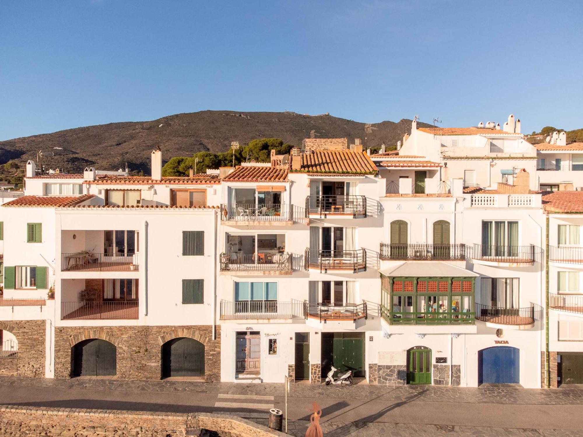 Appartamento Precioso ático con increíbles vistas al mar Cadaqués Esterno foto